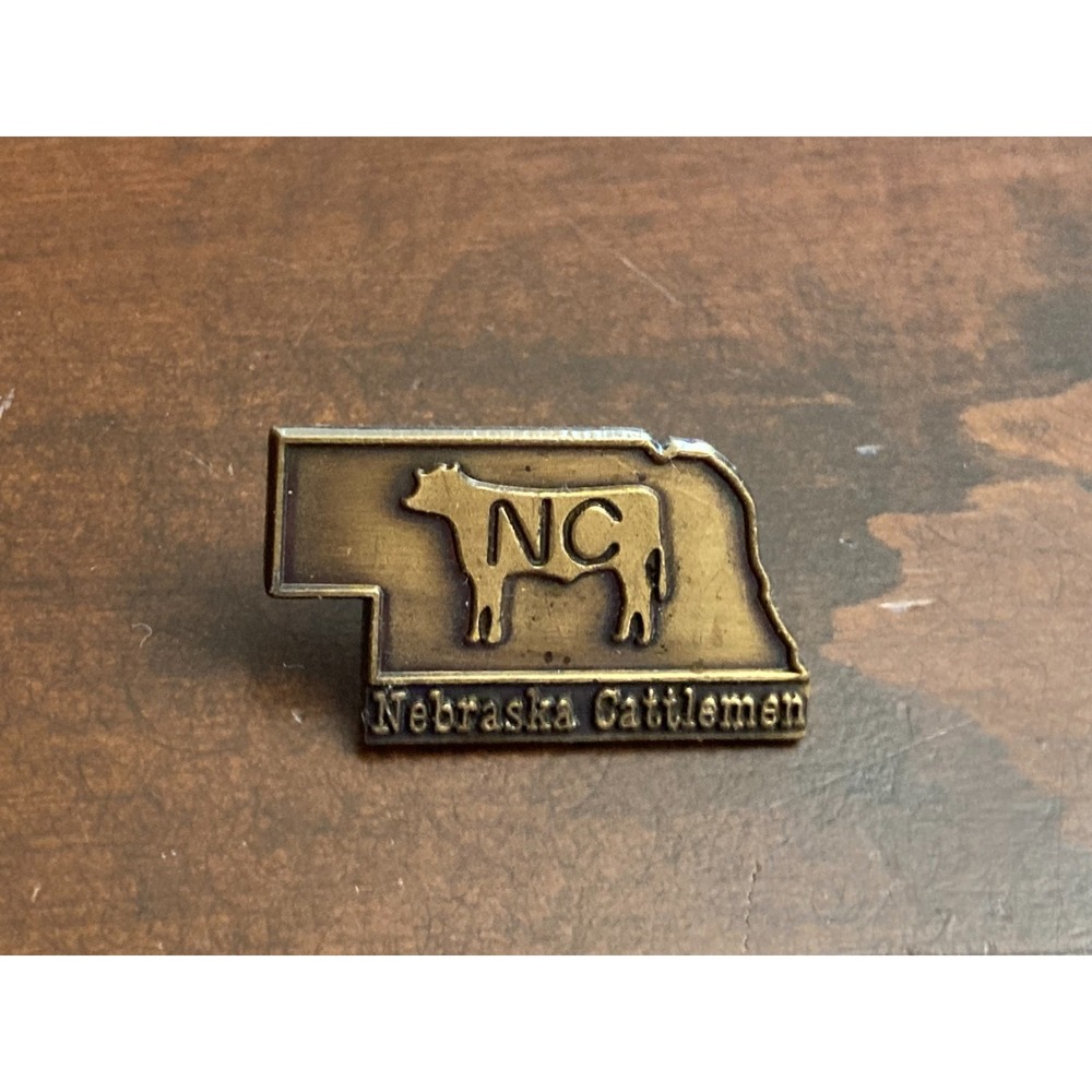 Nebraska Cattlemen Collector Lapel Pin Cow Community